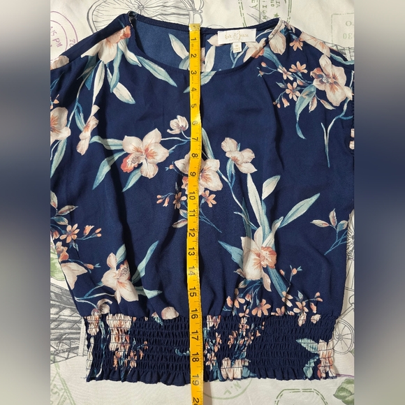 Love & Piece Collective Navy Floral Crop Top for Women's Size XS - Picture 8 of 8